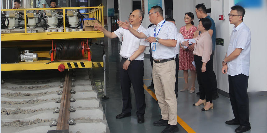 成都市市委常委、秘書長杜海波到公司調研考察